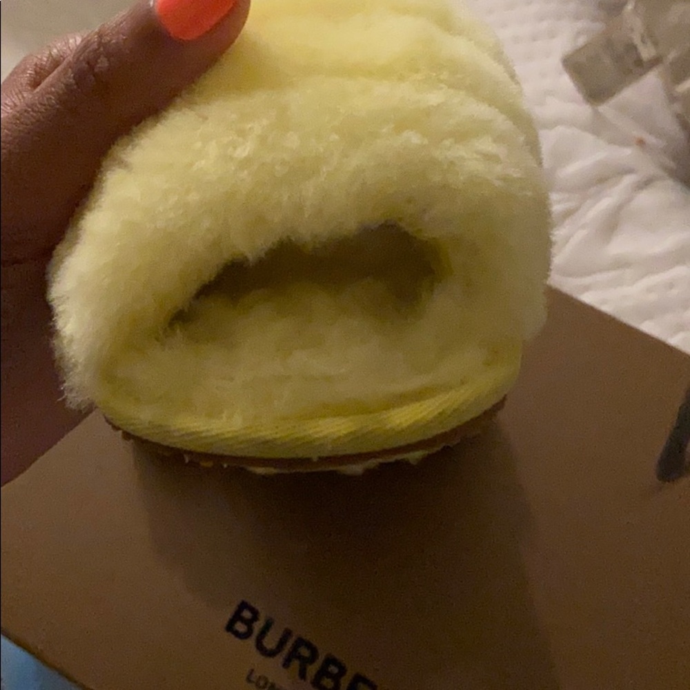Baby Ugg slippers - Picture 3 of 6